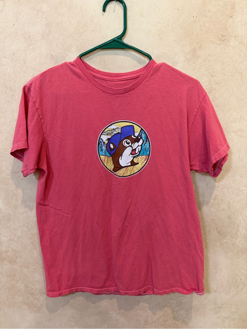 Buc-ee’s t shirt adult small Berry Pink Cartoon Dog Graphic Tee